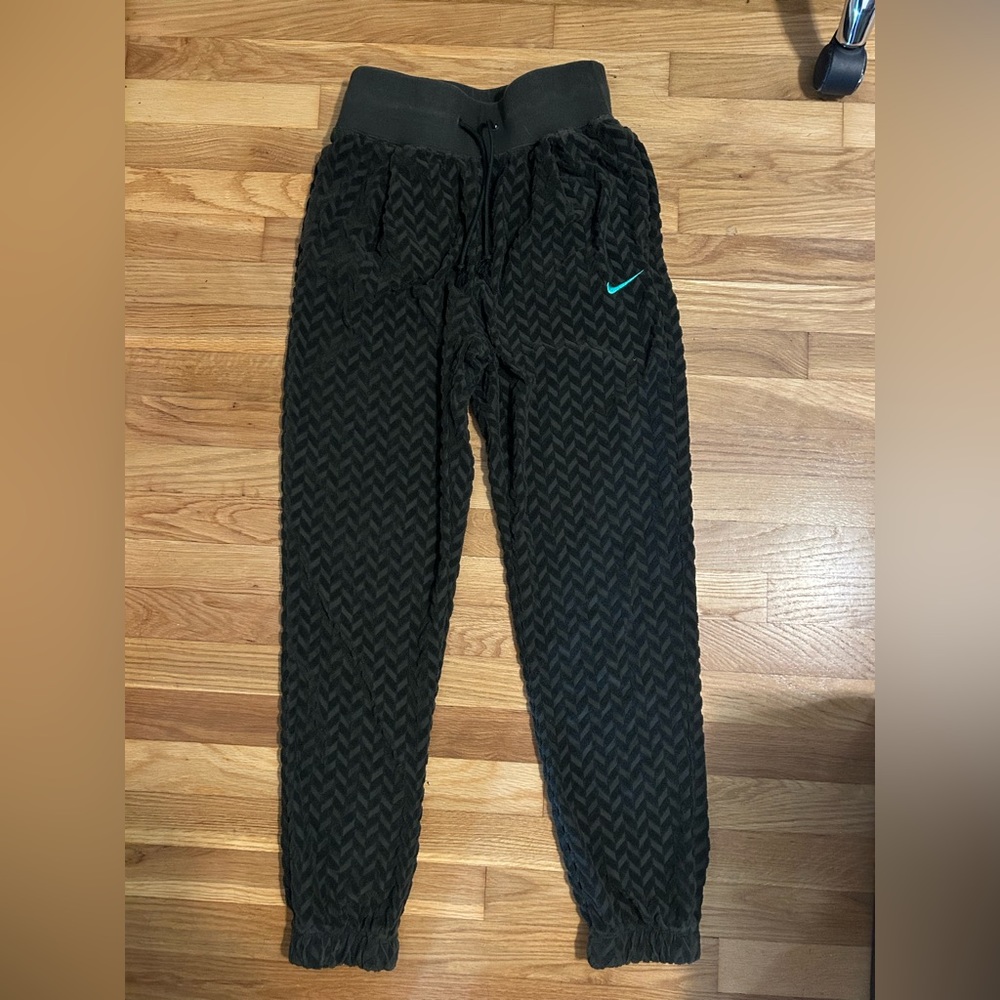 Nike Sportswear Everyday Modern Women’s High Waisted Joggers